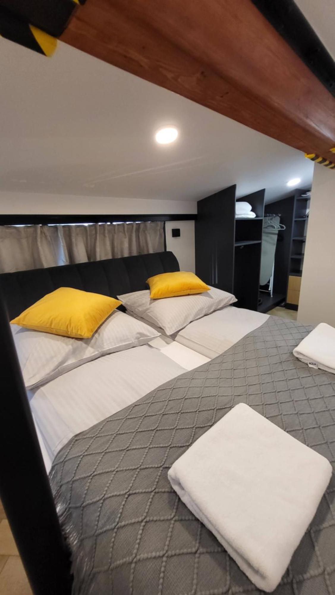 Old Town Apartment, Starowislna Краков Экстерьер фото
