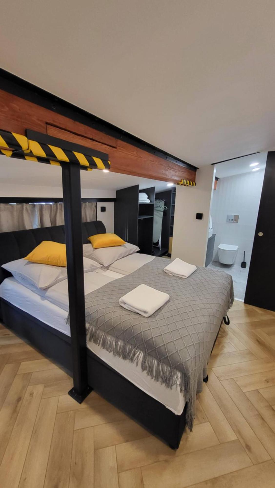 Old Town Apartment, Starowislna Краков Экстерьер фото