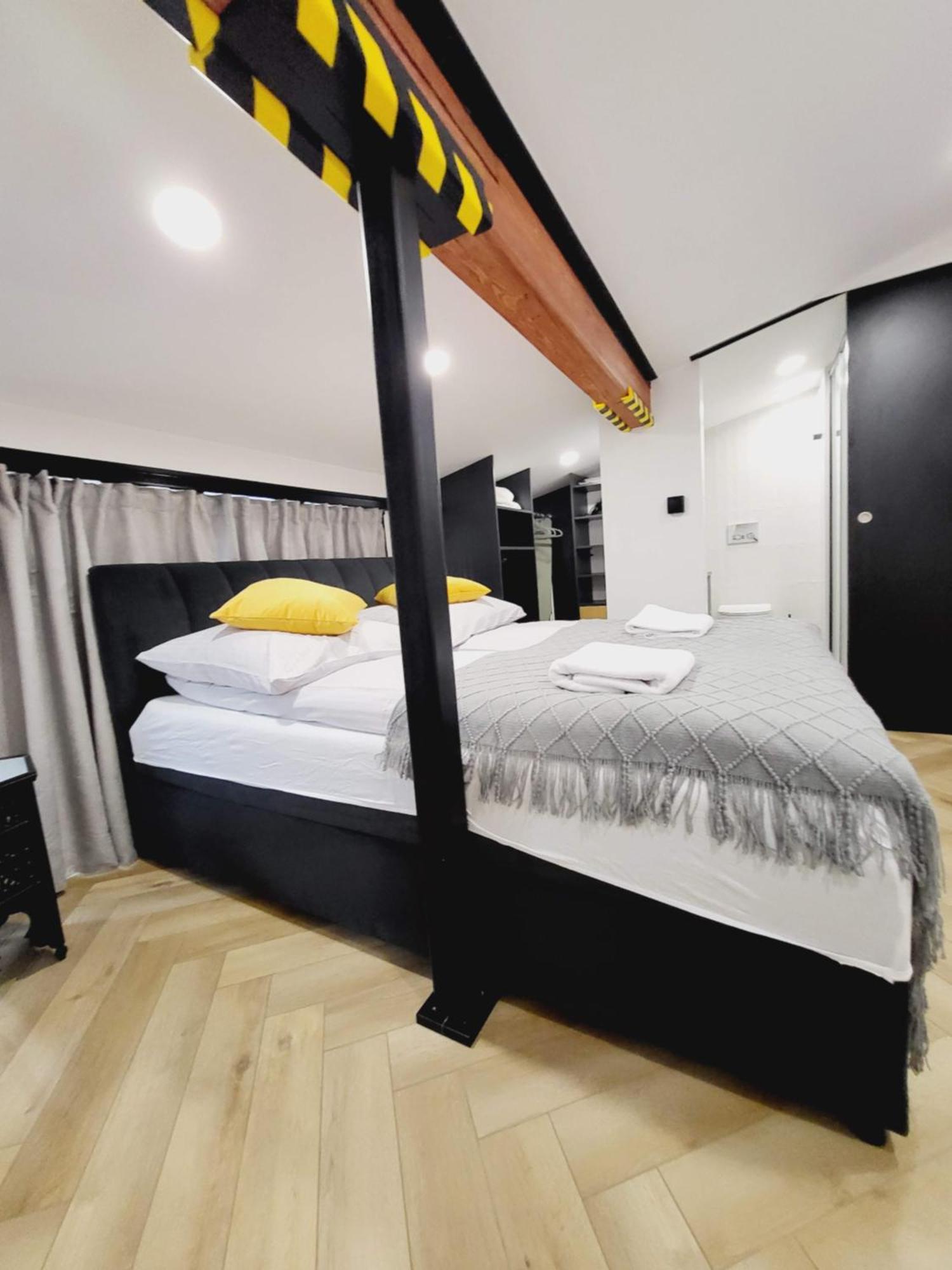 Old Town Apartment, Starowislna Краков Экстерьер фото