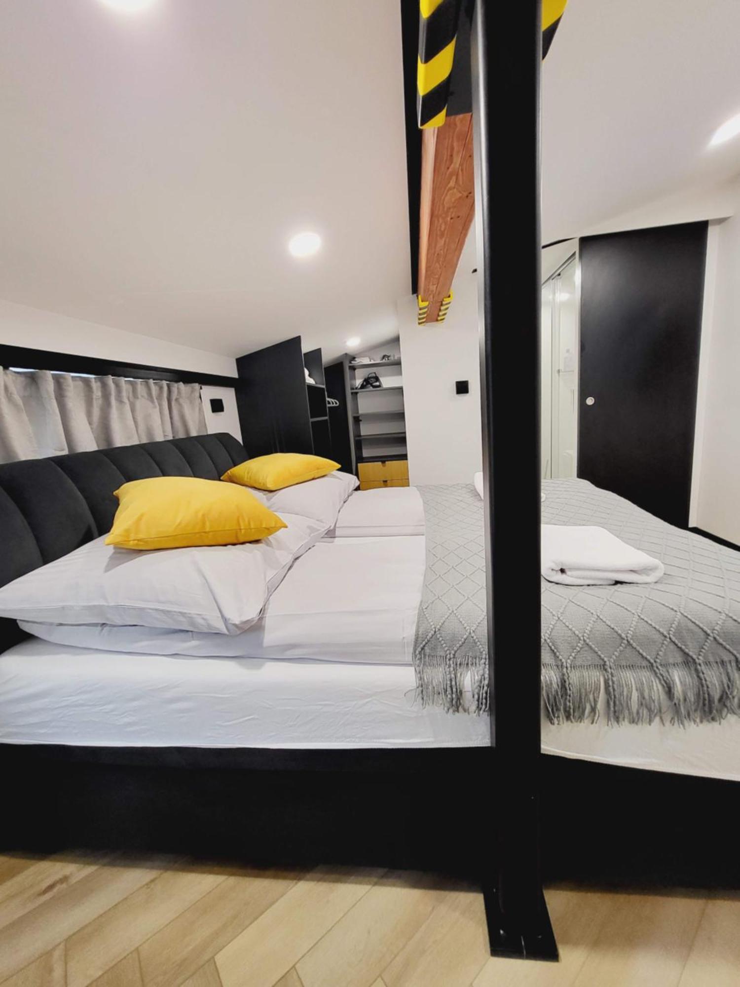 Old Town Apartment, Starowislna Краков Экстерьер фото